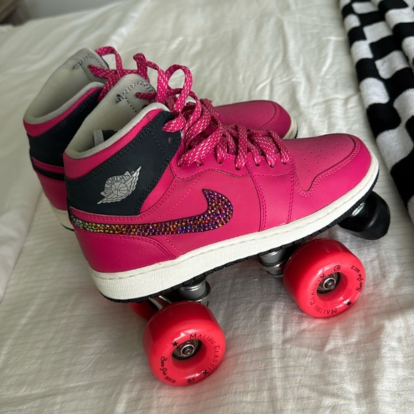Jordan Shoes - Nike Jordan Retro 1 Sneaker Custom Rollerskates 4.5 Youth